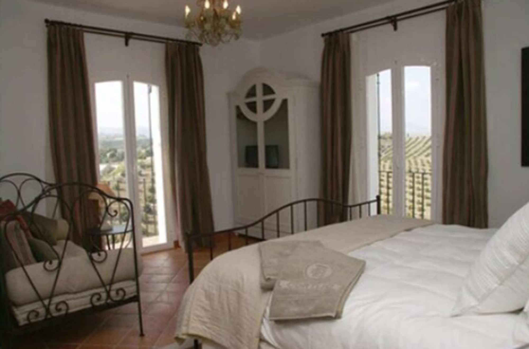 B Bou Cortijo Bravo Hotel 4*